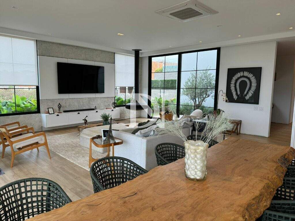 Casa em condomínio à venda no Condomínio Villas do Golfe: 
