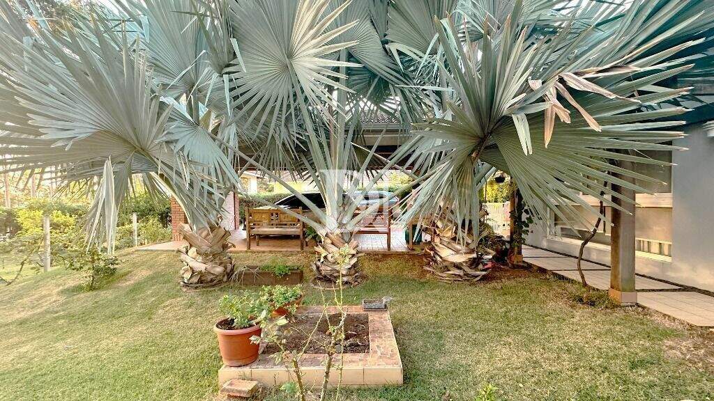 Casa em condomínio à venda no Condomínio Haras Paineiras: 