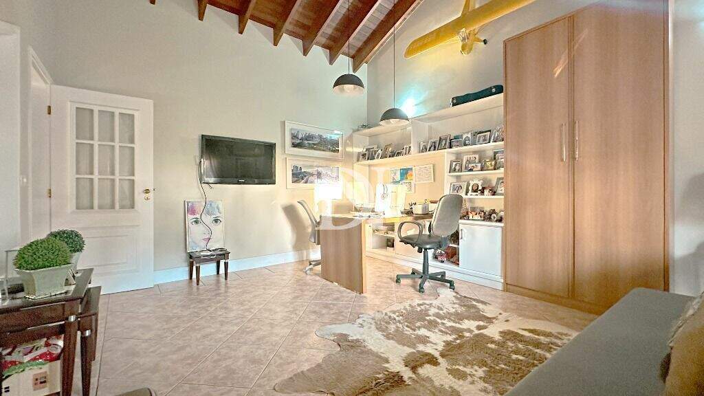 Casa em condomínio à venda no Condomínio Haras Paineiras: 