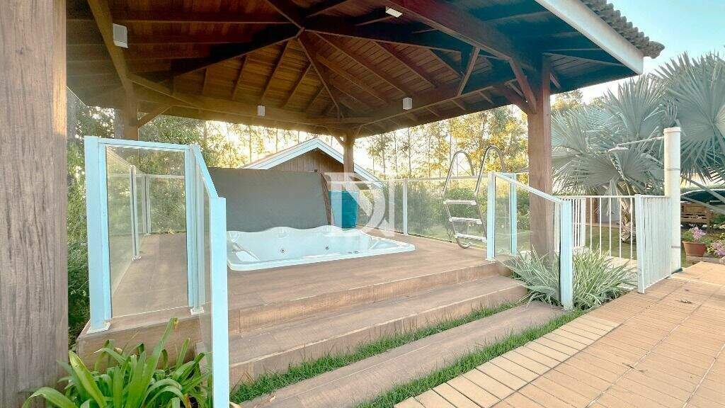 Casa em condomínio à venda no Condomínio Haras Paineiras: 