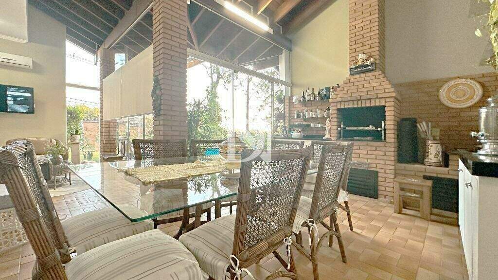 Casa em condomínio à venda no Condomínio Haras Paineiras: 