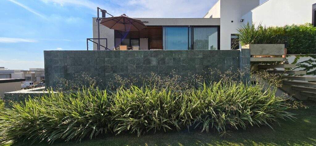 Casa em condomínio à venda no Condomínio Campos de Santo Antônio II: 