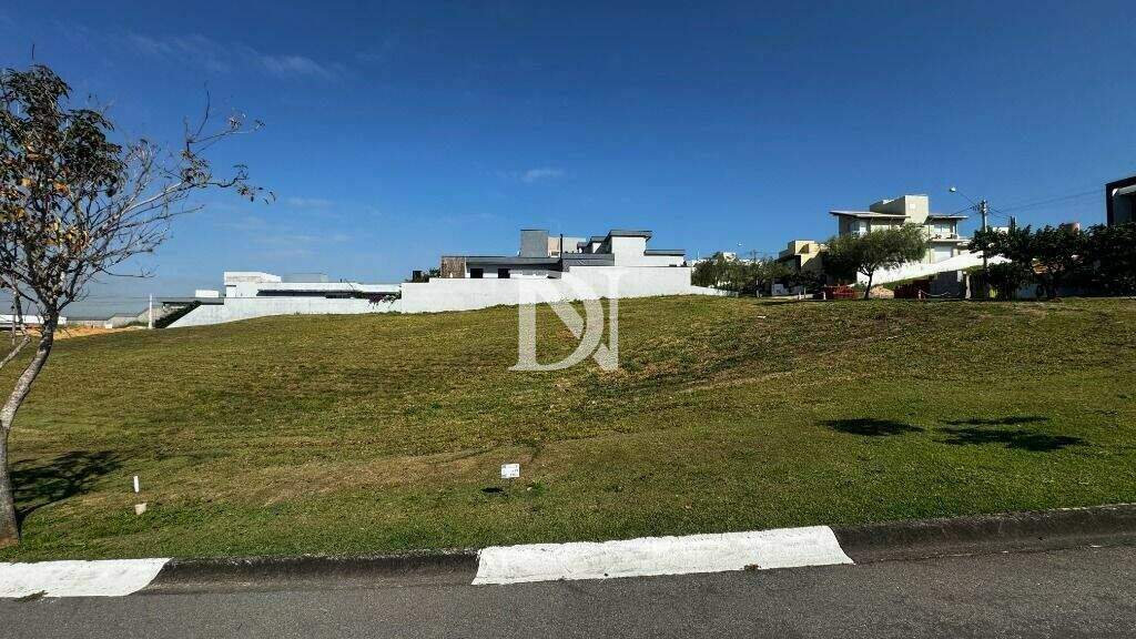 Terreno em condomínio à venda no Mirante dos Ipês: 