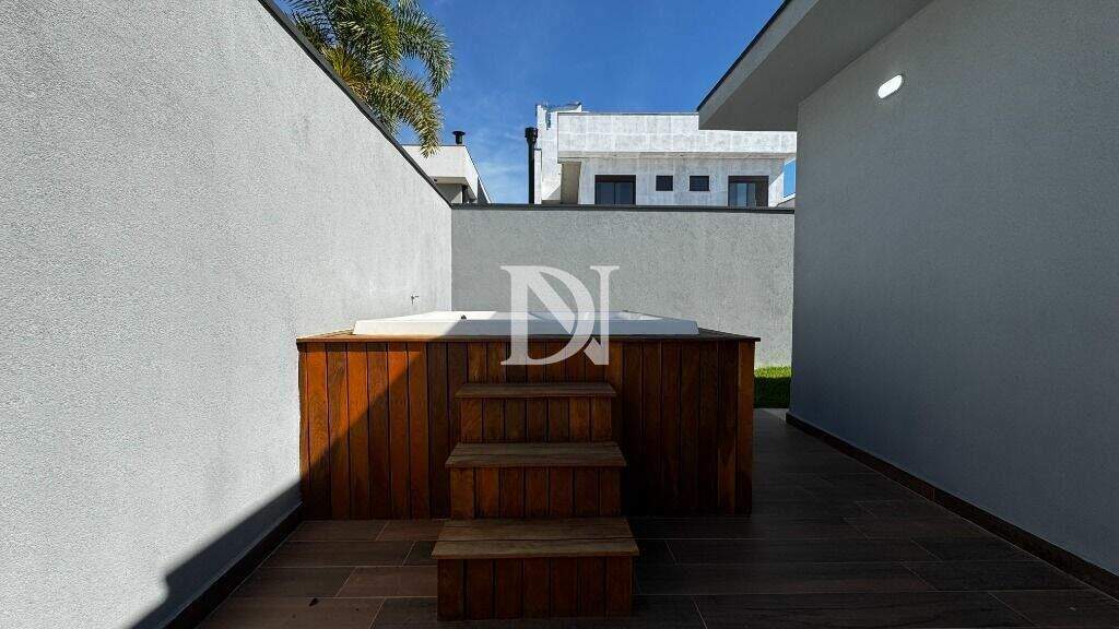 Casa em condomínio à venda no Condomínio Residencial Una: 
