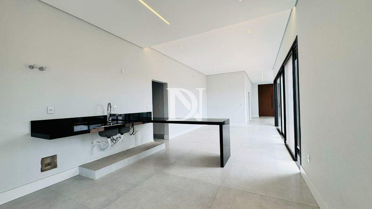 Casa em condomínio à venda no Condomínio Alphaville Castello: 