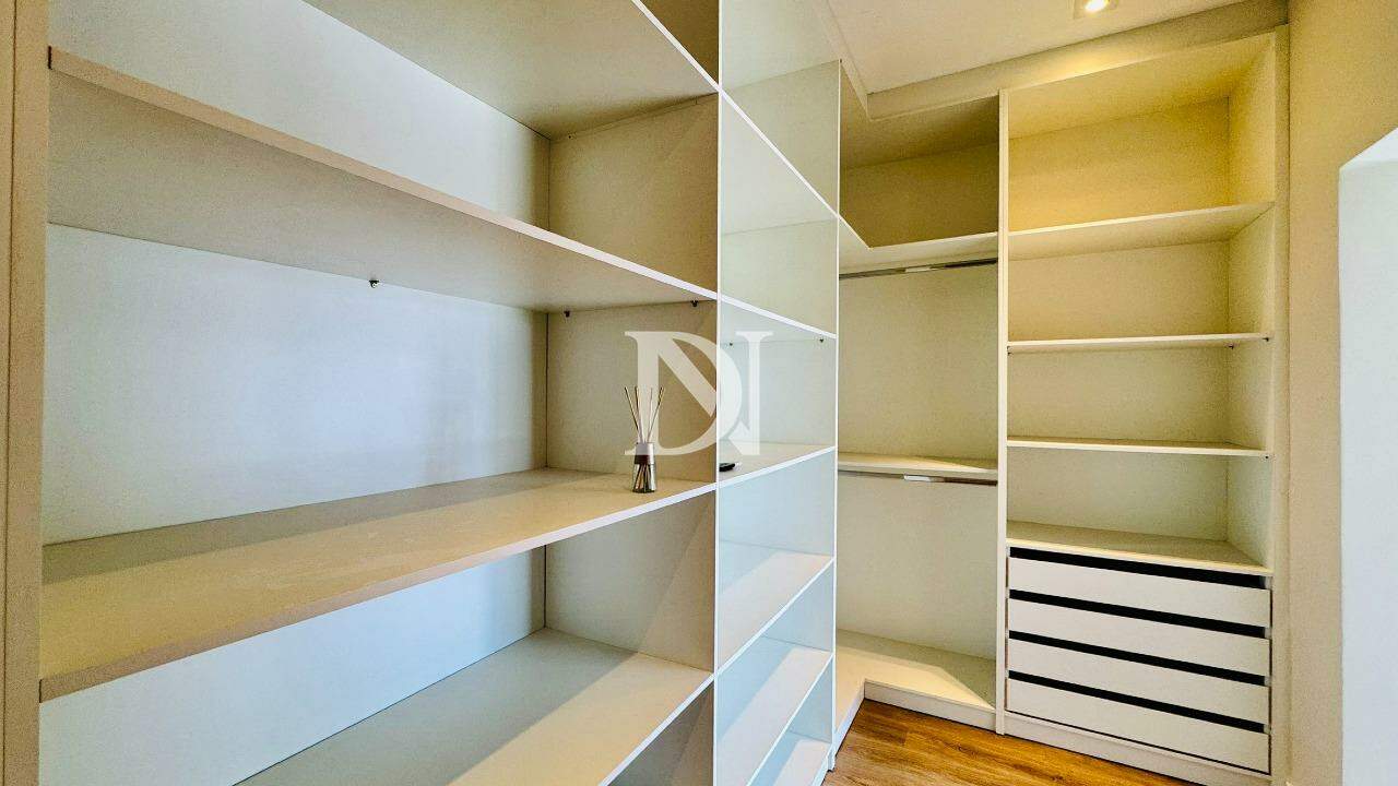 Casa em condomínio à venda no Condomínio Alphaville Castello: 