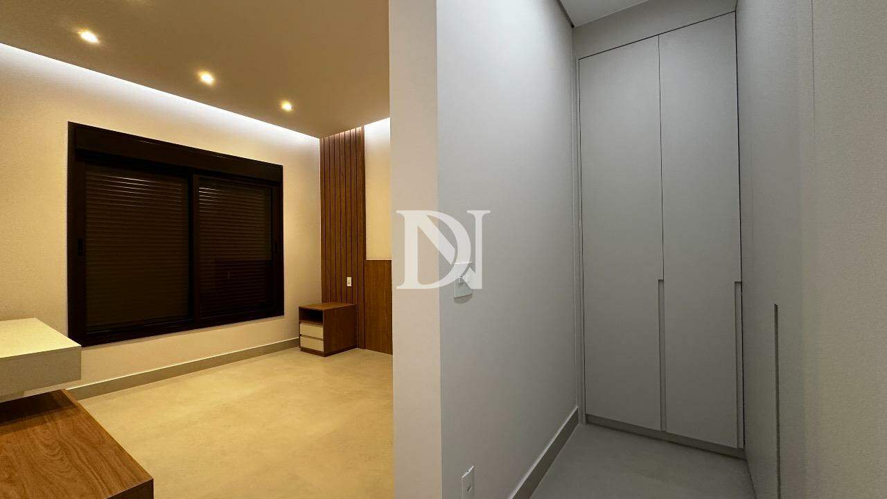 Casa em condomínio à venda no Condomínio Campos de Santo Antônio II: 