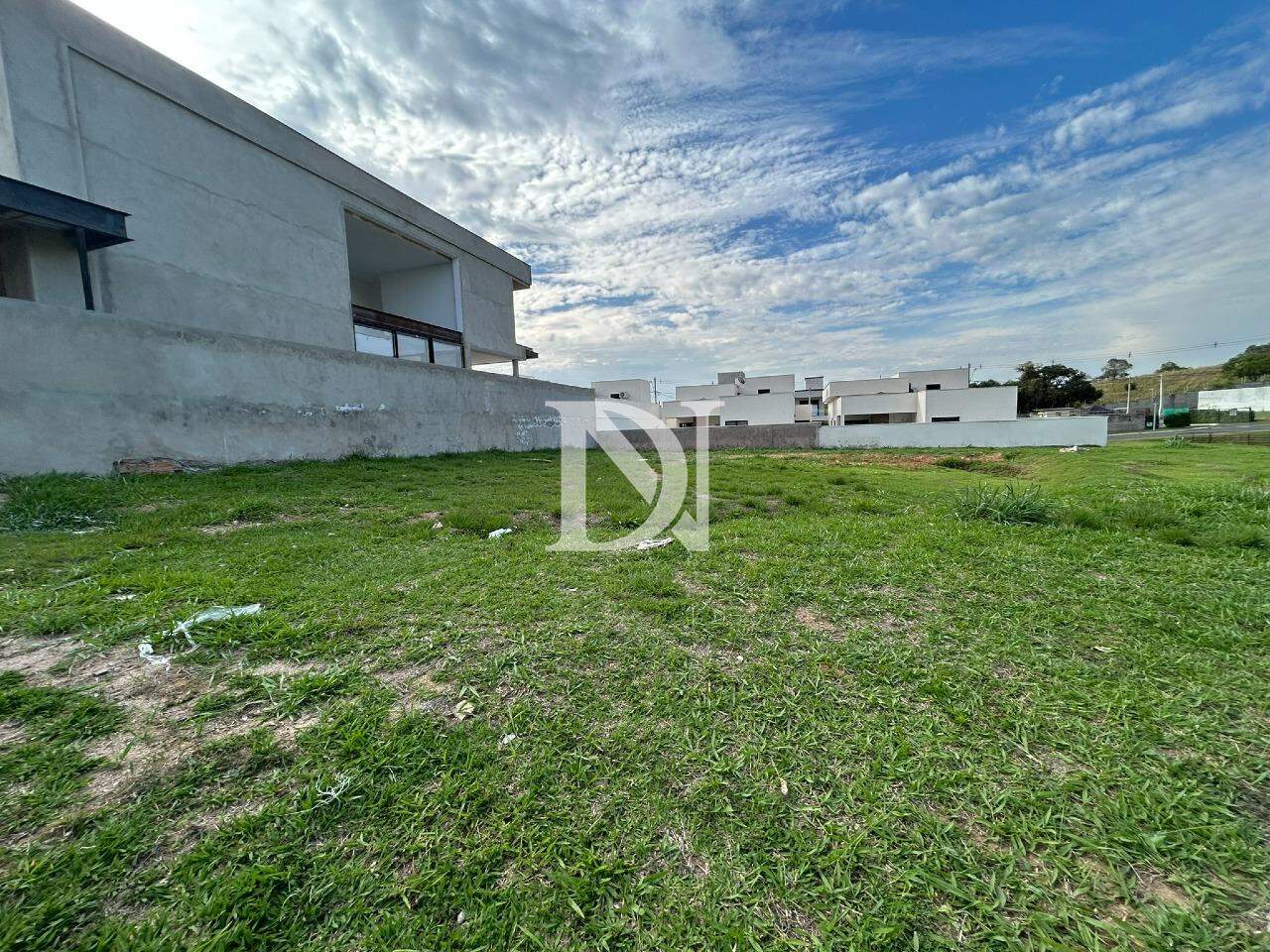 Terreno em condomínio à venda no Condomínio Reserva Saint Paul: 