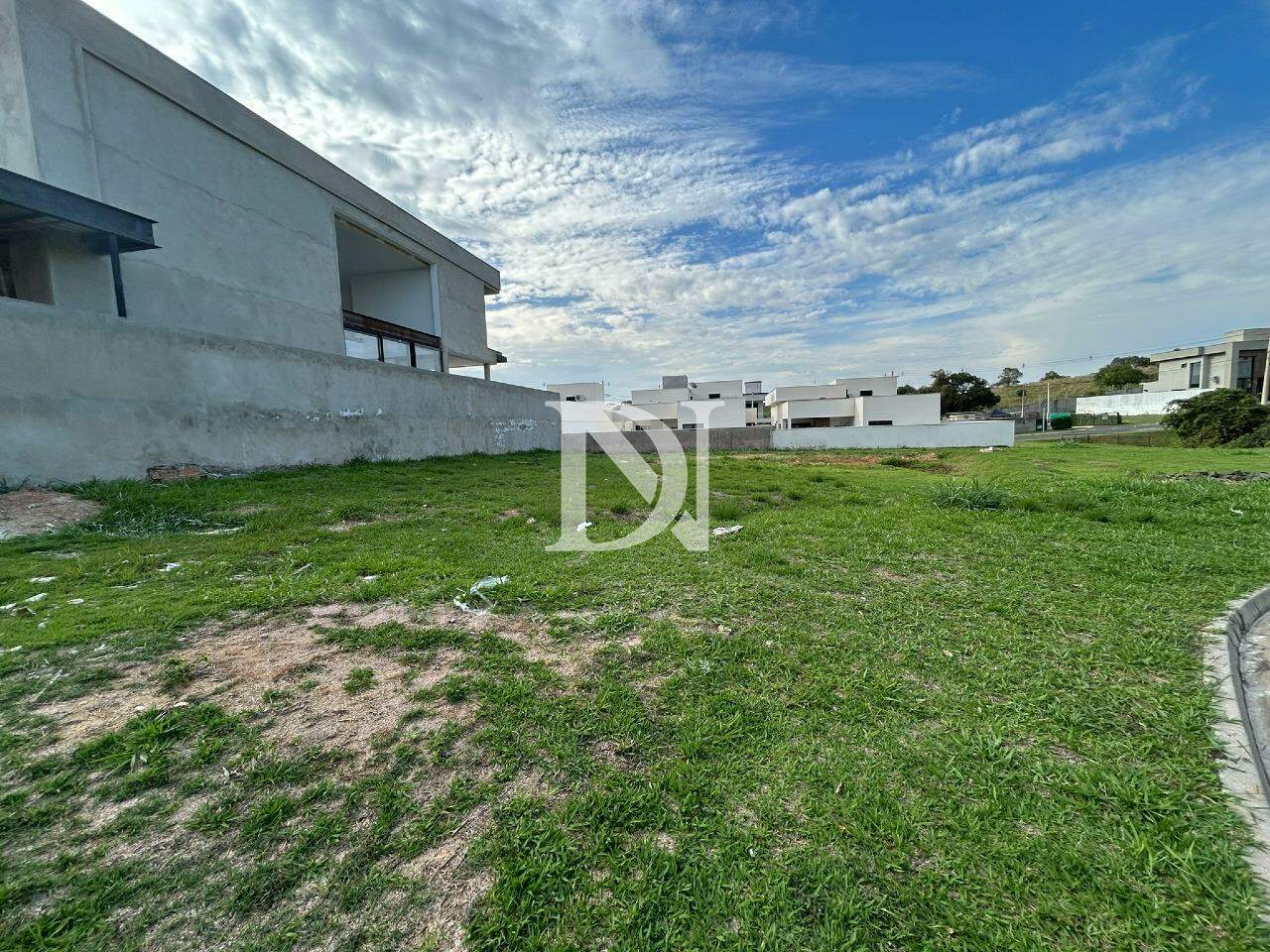 Terreno em condomínio à venda no Condomínio Reserva Saint Paul: 