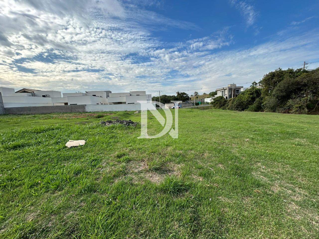 Terreno em condomínio à venda no Condomínio Reserva Saint Paul: 