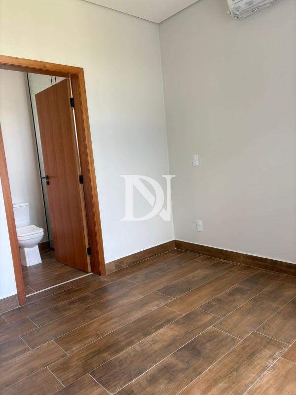 Casa em condomínio à venda no Portal dos Bandeirantes Salto: 