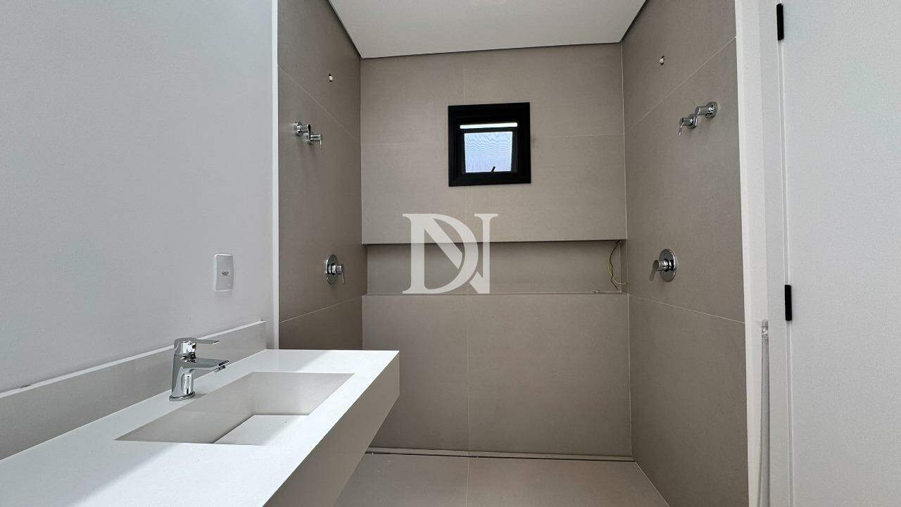 Casa em condomínio à venda no Condomínio Residencial Una: 