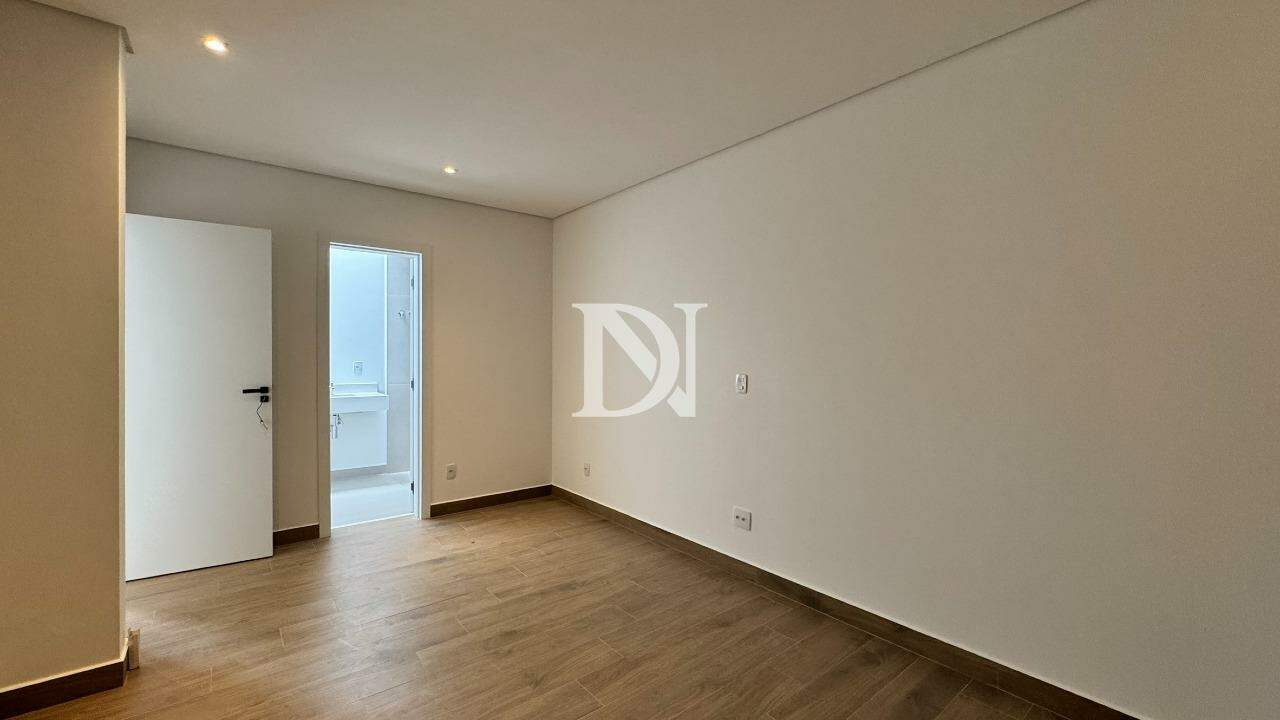 Casa em condomínio à venda no Condomínio Residencial Una: 