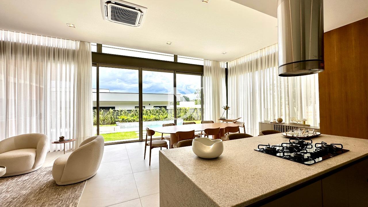 Casa em condomínio à venda no Condomínio Villas do Golfe: 