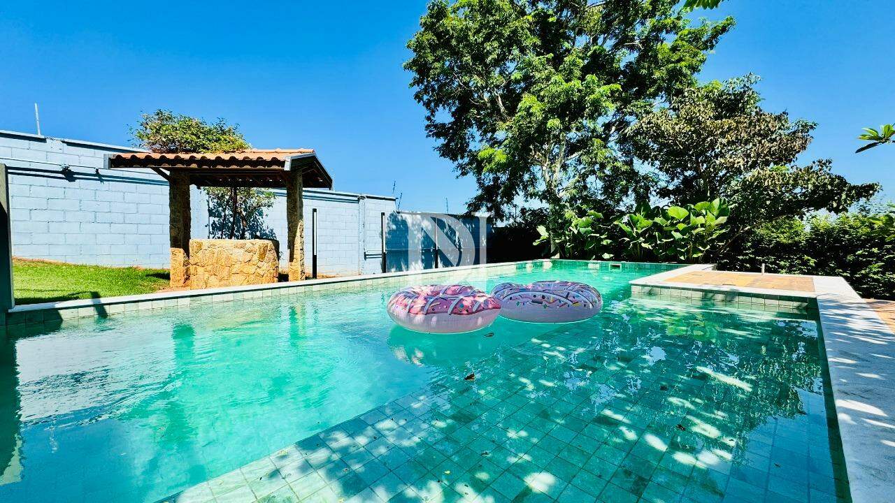 Casa em condomínio à venda no Terras de Mont Serrat: 
