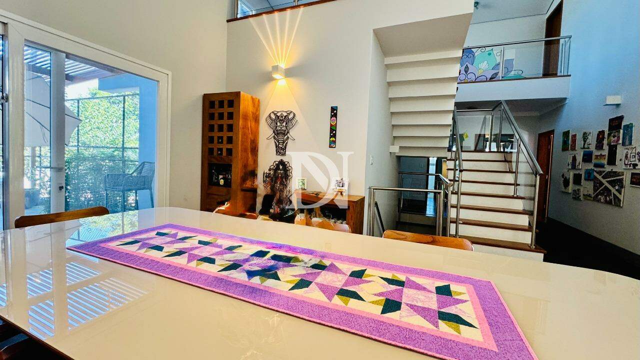 Casa em condomínio à venda no Terras de Mont Serrat: 