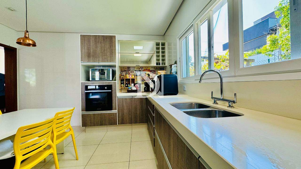 Casa em condomínio à venda no Terras de Mont Serrat: 