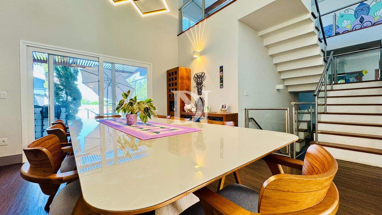 Casa em condomínio à venda no Terras de Mont Serrat: 