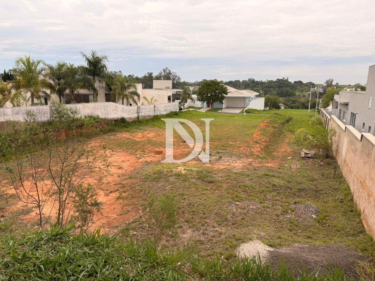 Terreno em condomínio à venda no Condomínio Palmeiras Imperiais: 