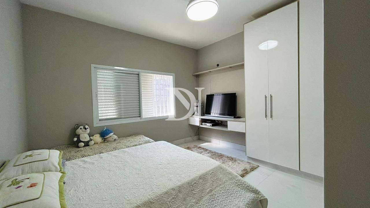 Casa em condomínio para aluguel no Chácara Flora: 