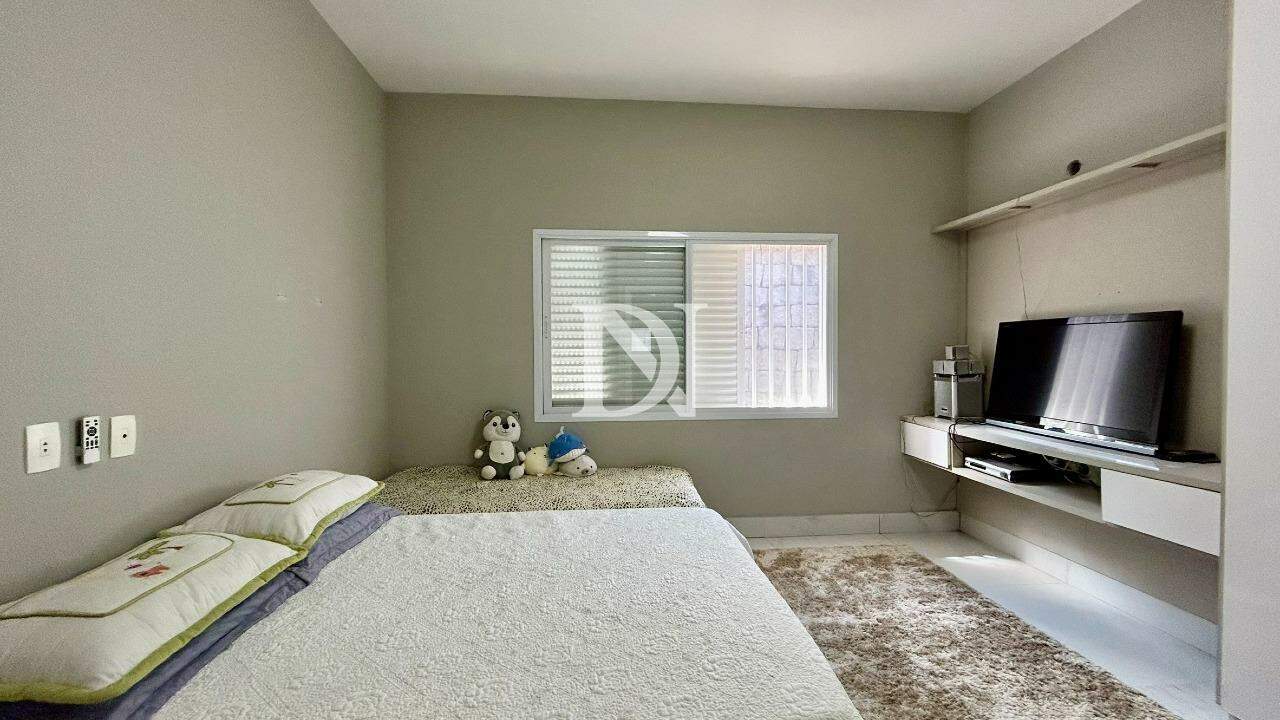 Casa em condomínio para aluguel no Chácara Flora: 