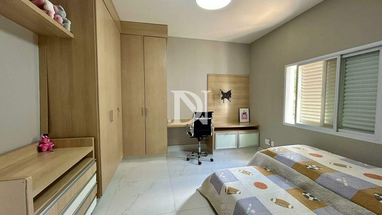 Casa em condomínio para aluguel no Chácara Flora: 