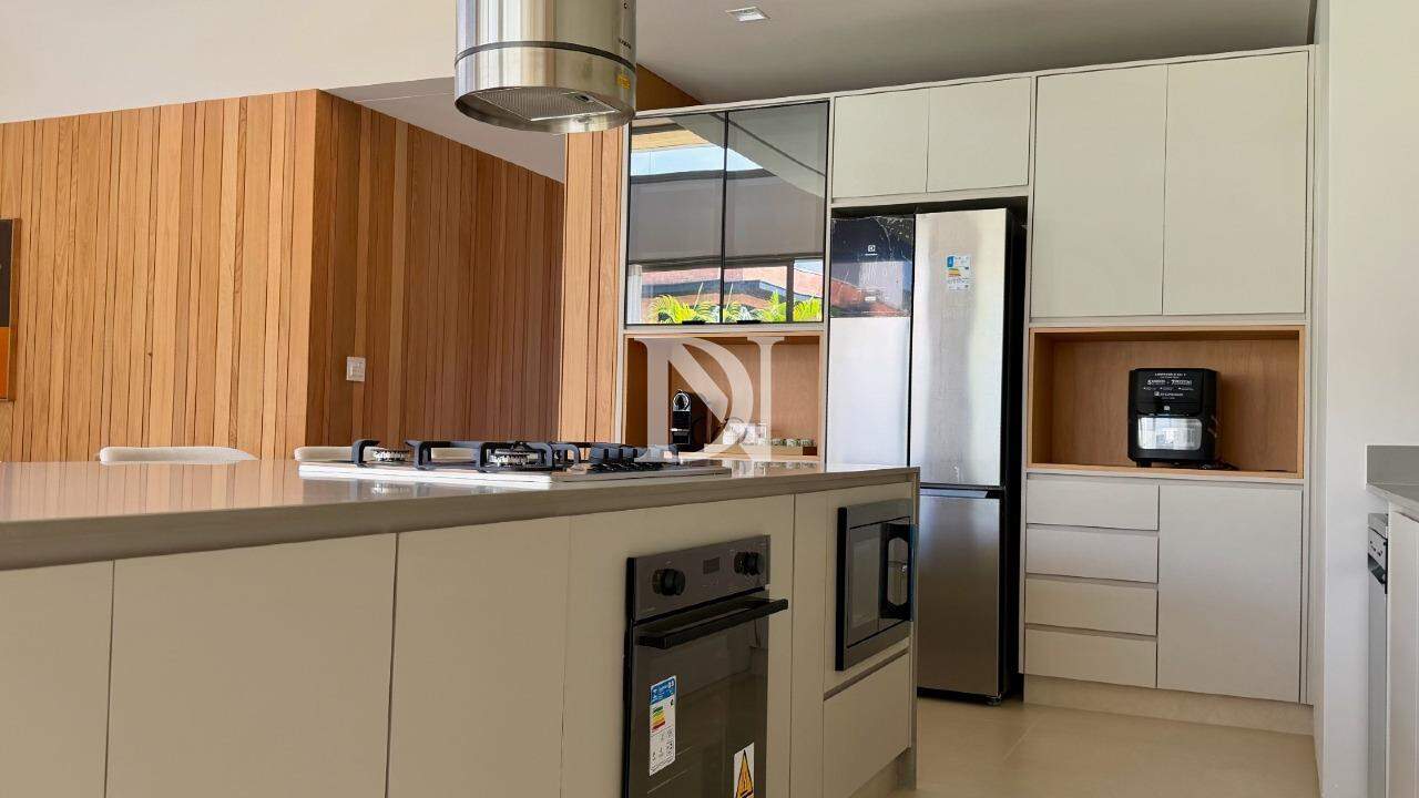 Casa em condomínio à venda no Condomínio Villas do Golfe: 