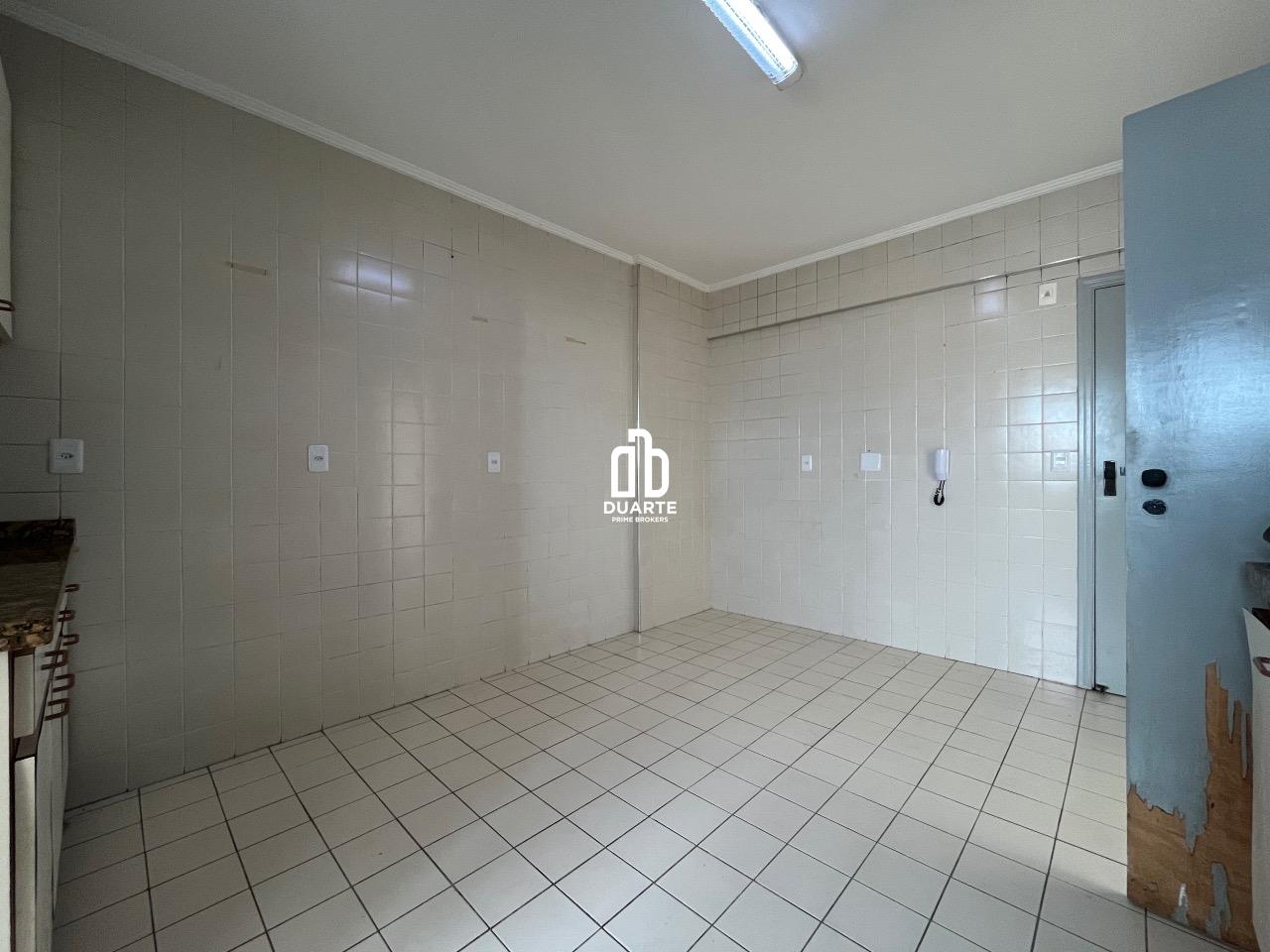 Apartamento à venda no MARAPÉ: 