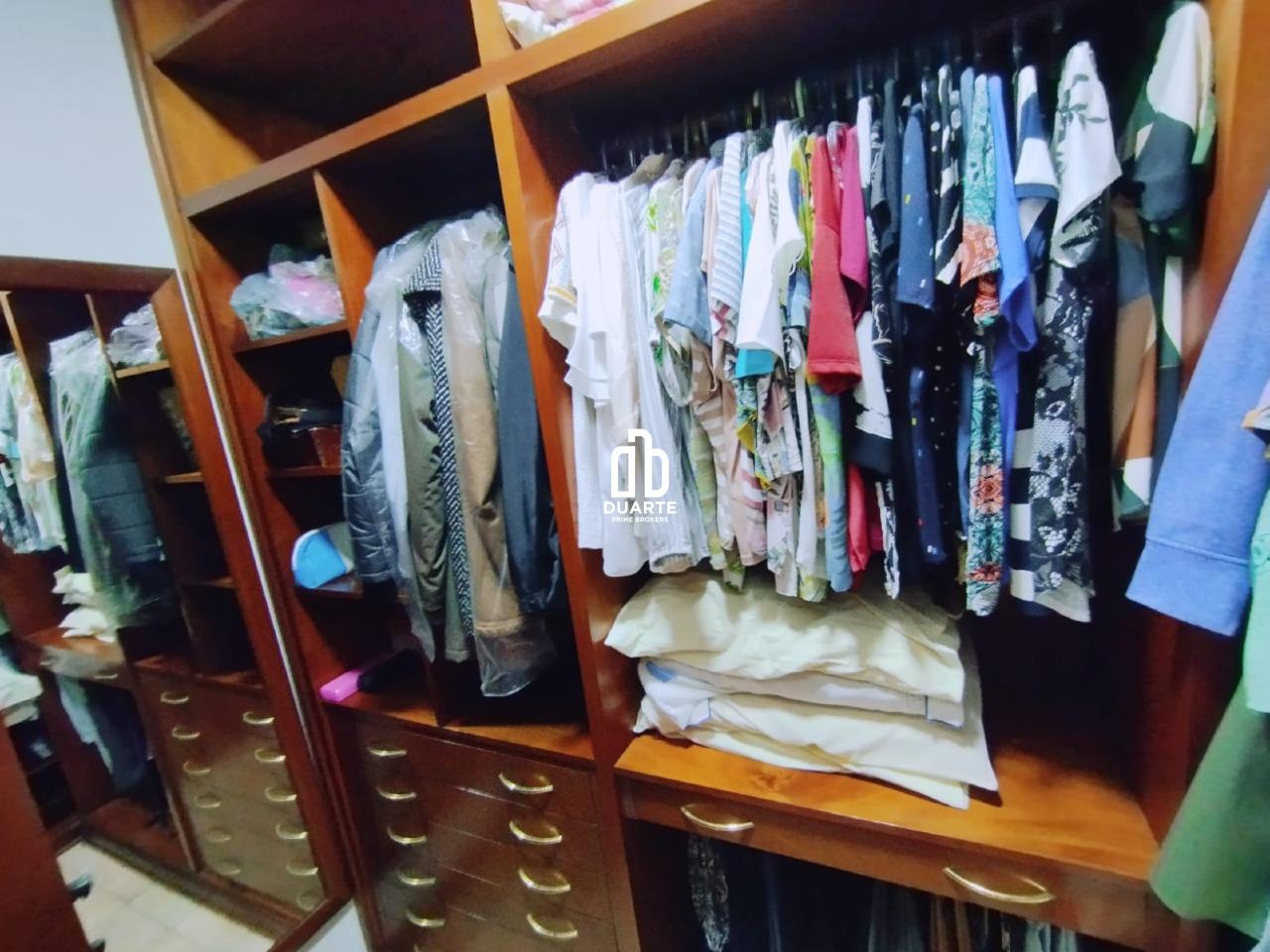 Cobertura à venda no EMBARE: 