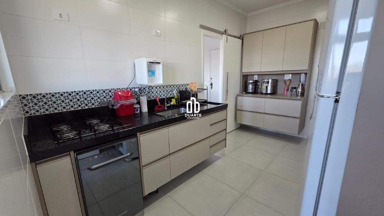 Apartamento à venda no MARAPÉ: 