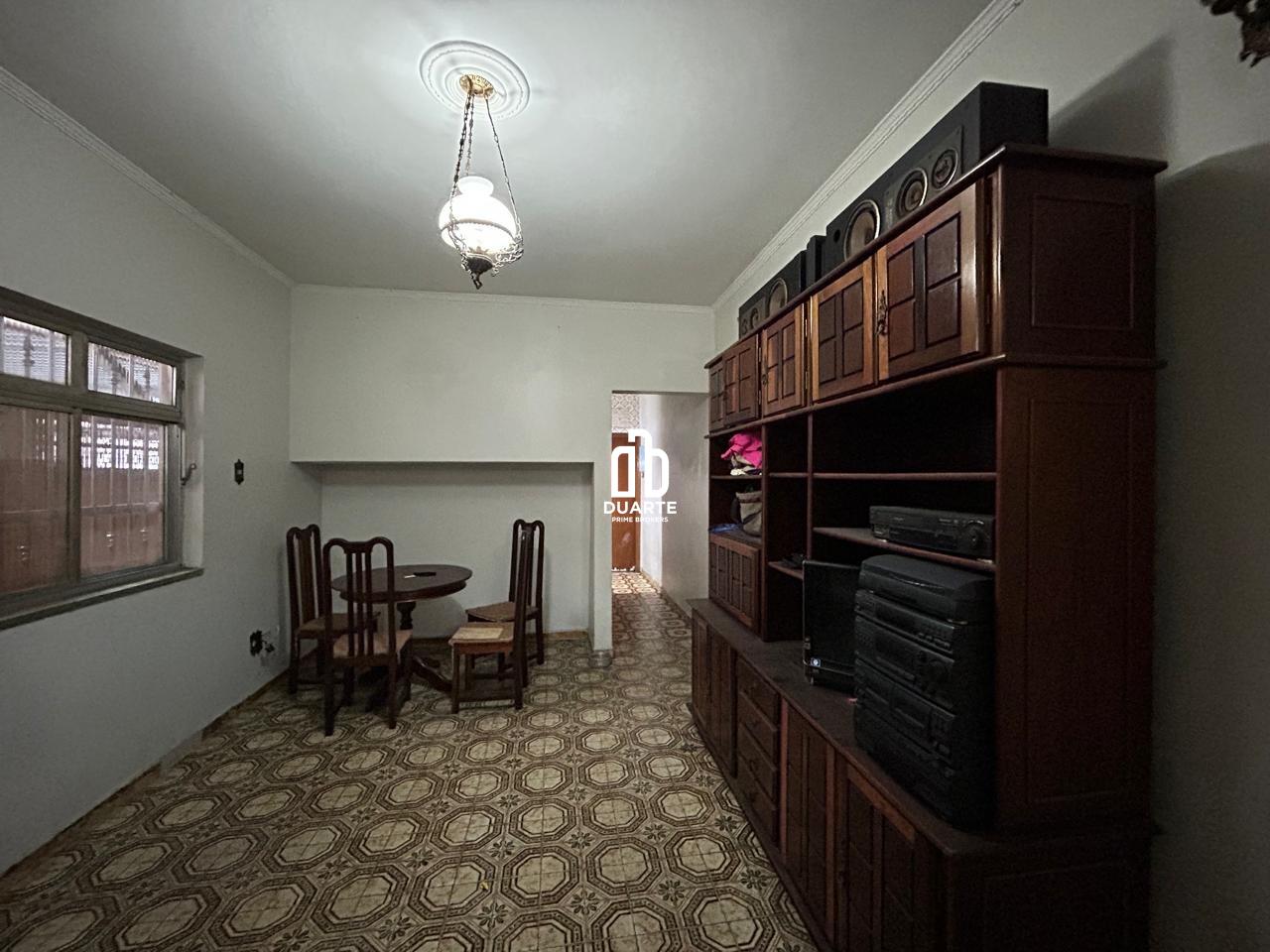 Casa à venda no Centro: 