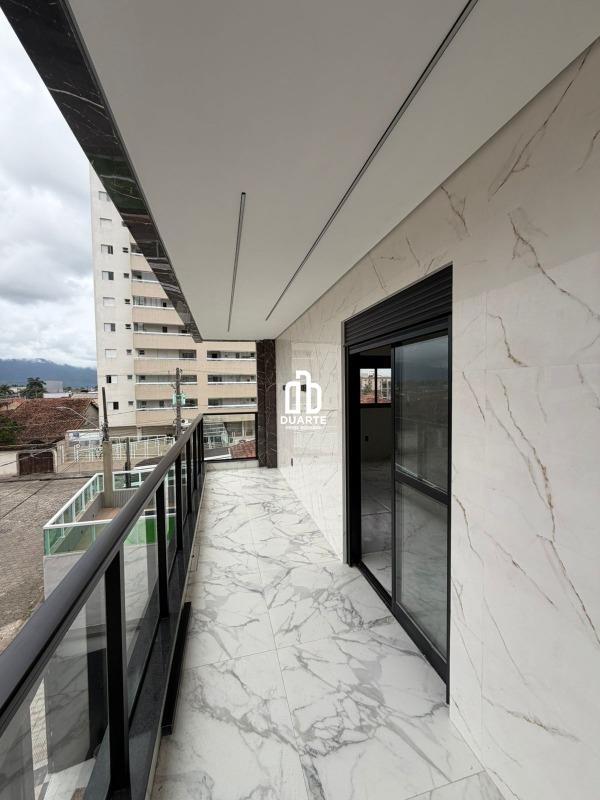 Casa Triplex à venda no AVIAÇÃO: 