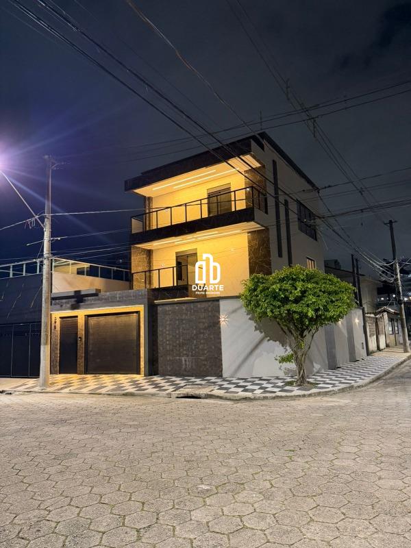 Casa Triplex à venda no AVIAÇÃO: 