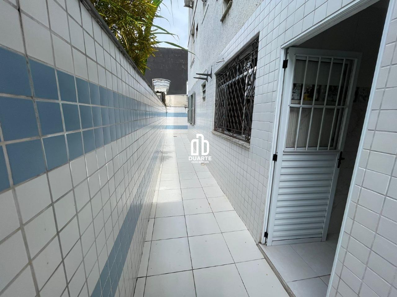 Apartamento - Prédio 3 Andares à venda no ENCRUZILHADA: 