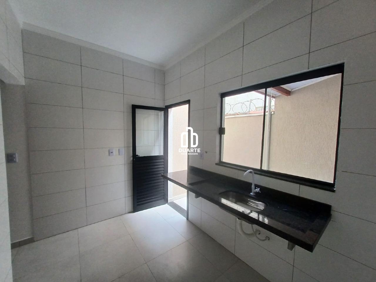 Casa Sobreposta Baixa à venda no AVIAÇÃO: 