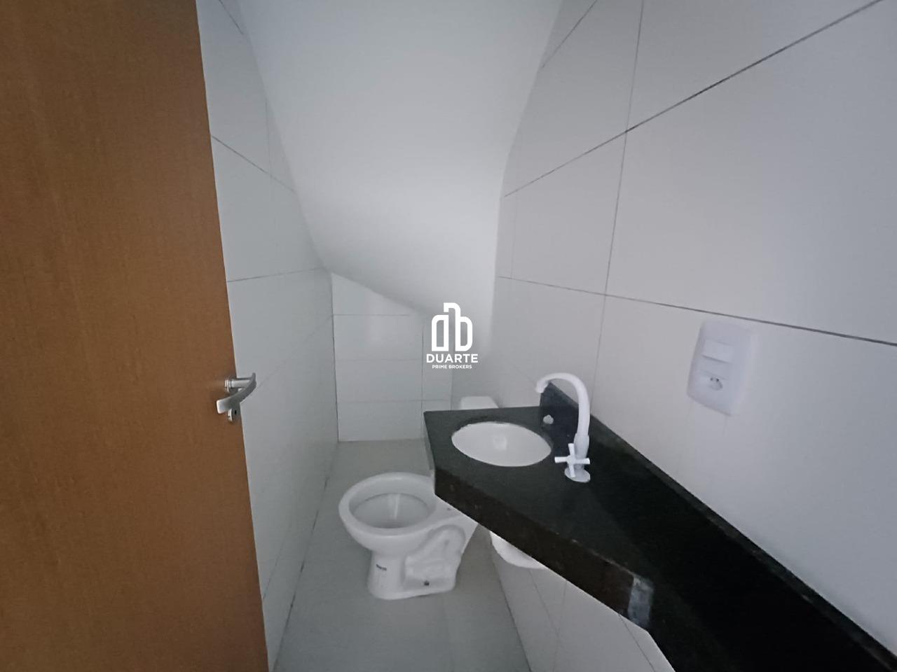 Casa Sobreposta Baixa à venda no AVIAÇÃO: 