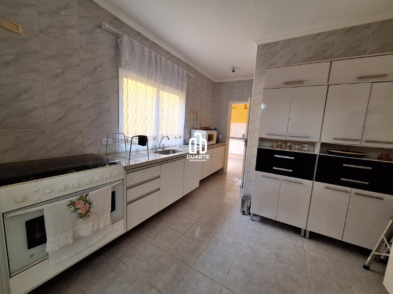 Sobrado à venda no GUILHERMINA: 