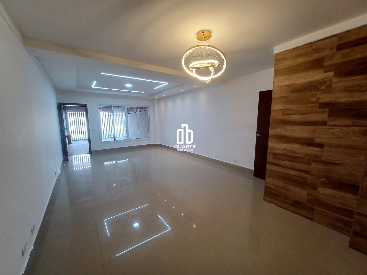 Casa Triplex à venda no GUILHERMINA: 