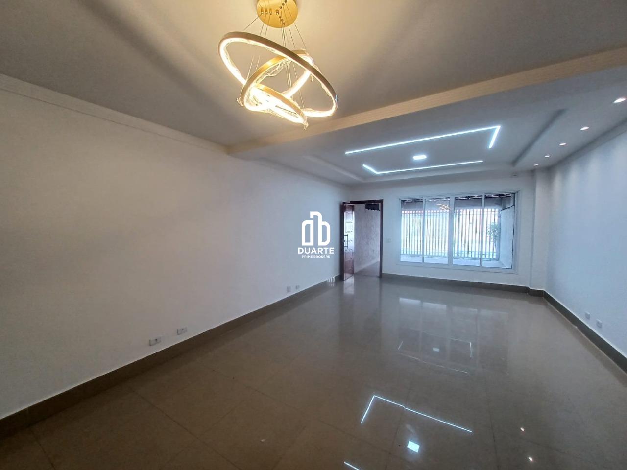 Casa Triplex à venda no GUILHERMINA: 