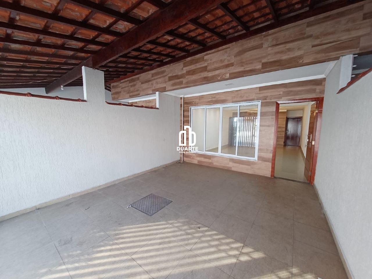 Casa Triplex à venda no GUILHERMINA: 