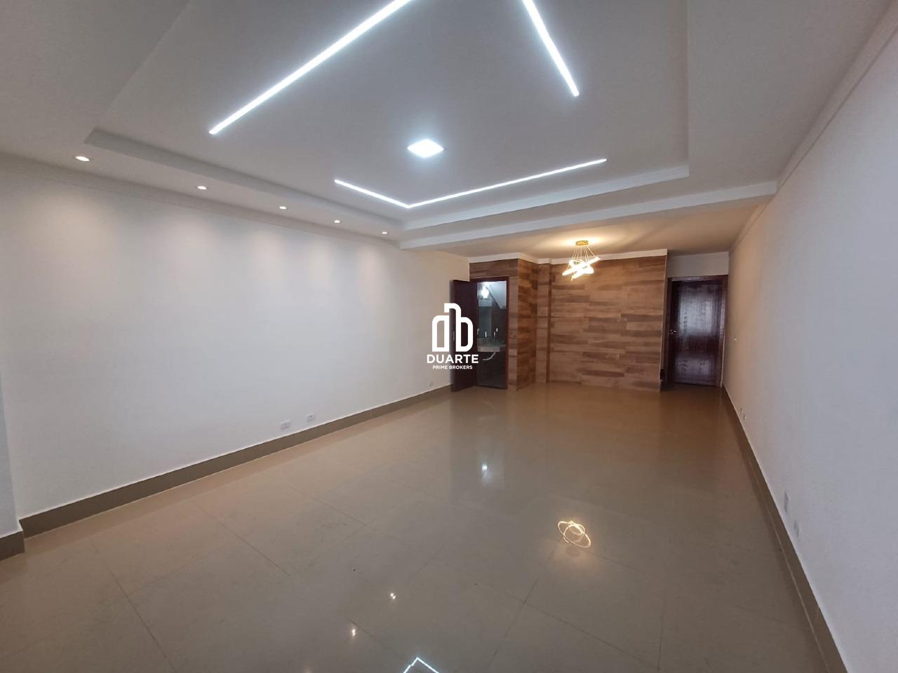 Casa Triplex à venda no GUILHERMINA: 