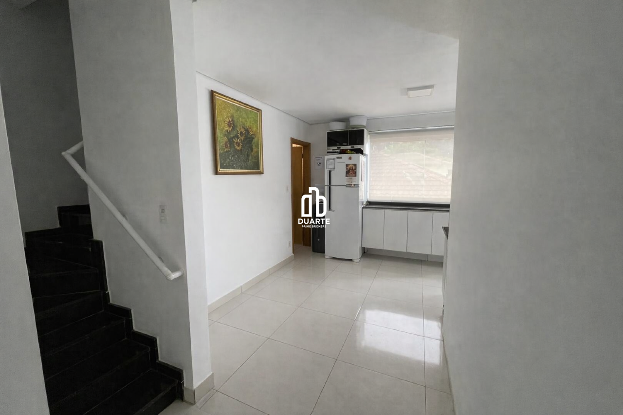 Casa Triplex à venda no MARAPÉ: 