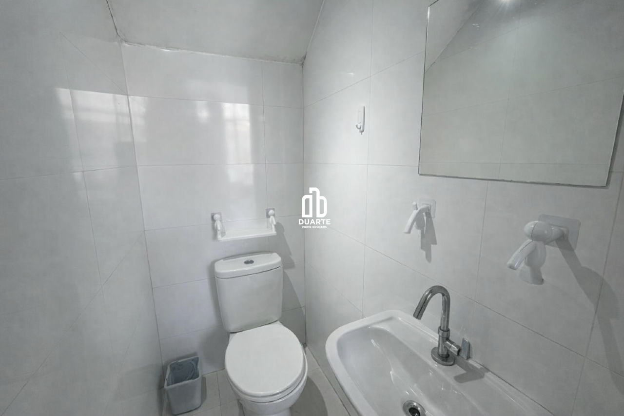 Casa Triplex para aluguel no MARAPÉ: 