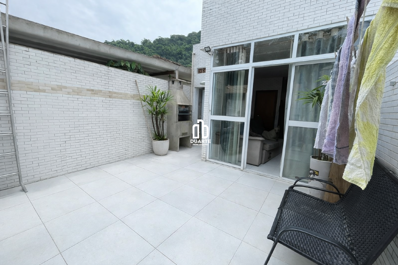 Casa Triplex para aluguel no MARAPÉ: 