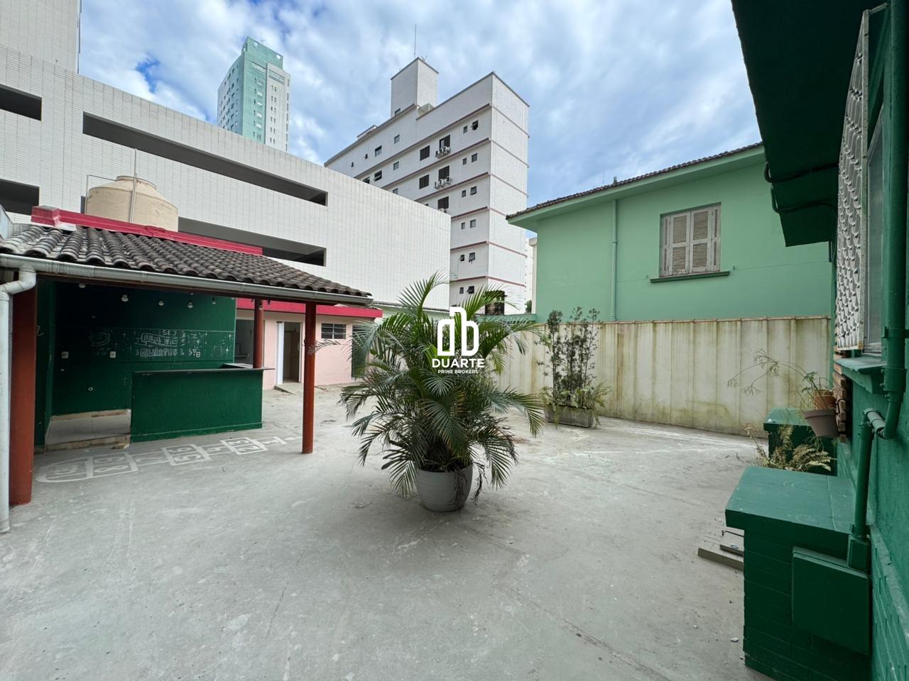 Sobrado à venda no APARECIDA: 