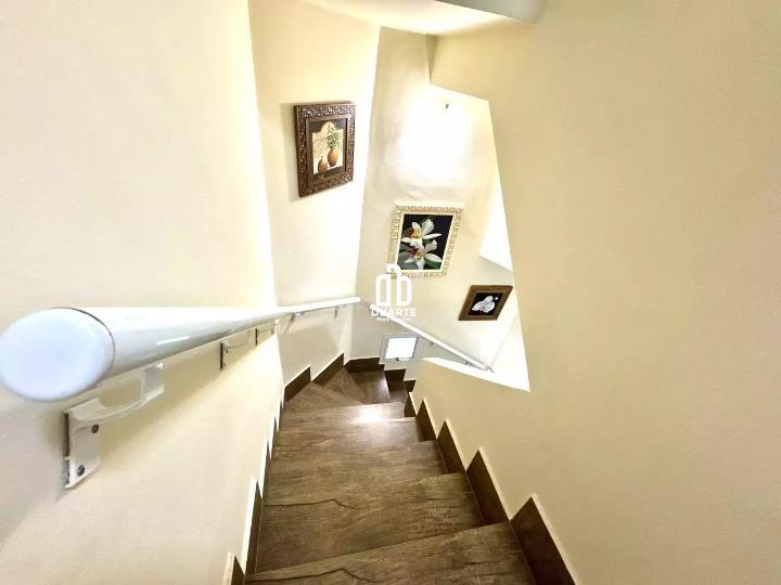 Casa Triplex à venda no MARAPÉ: 