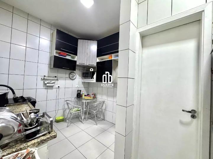 Casa Triplex à venda no MARAPÉ: 