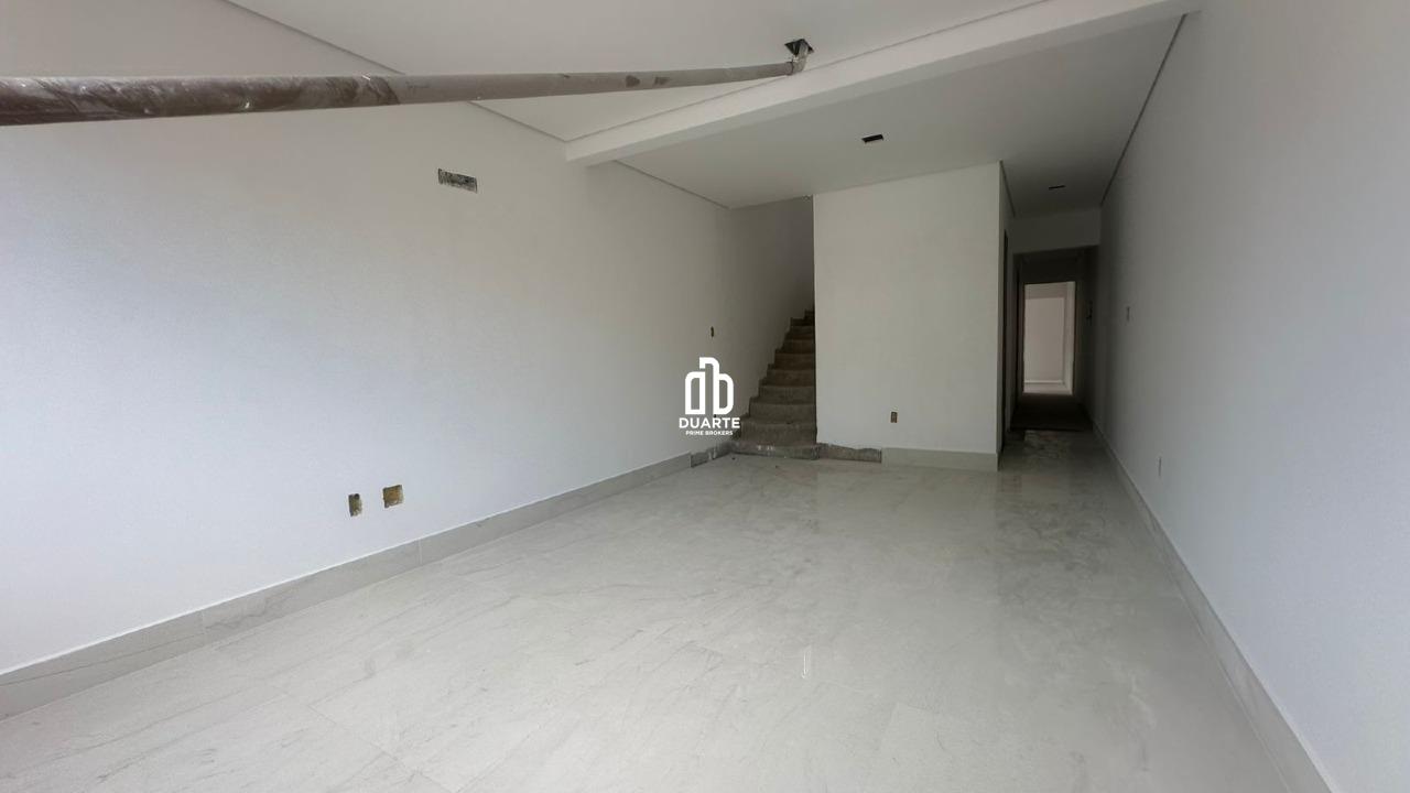 Casa Sobreposta Alta à venda no PONTA DA PRAIA: 