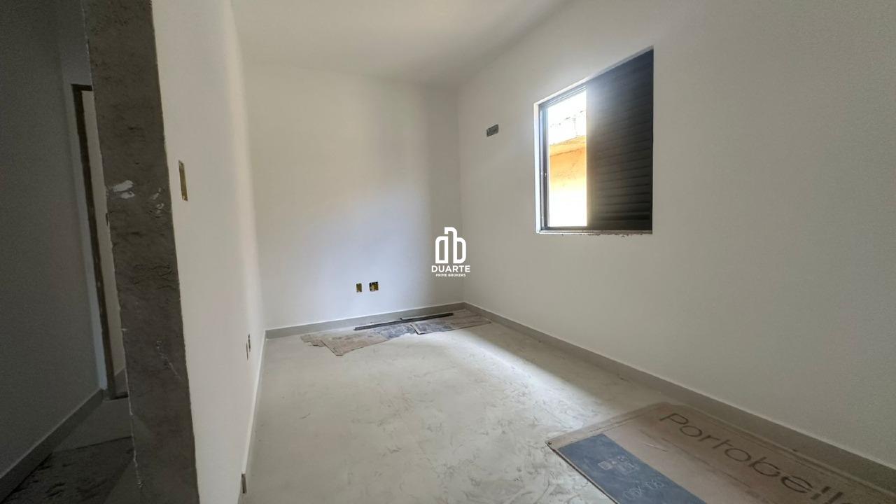 Casa Sobreposta Baixa à venda no PONTA DA PRAIA: 