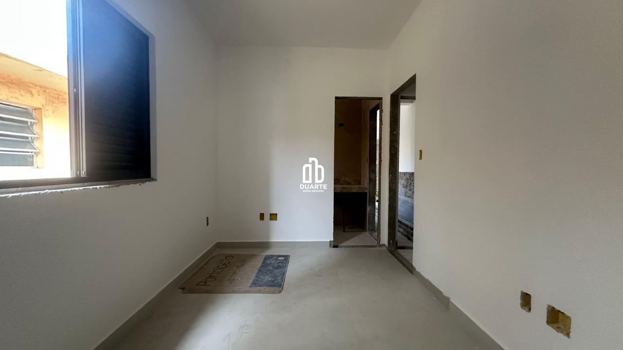 Casa Sobreposta Baixa à venda no PONTA DA PRAIA: 